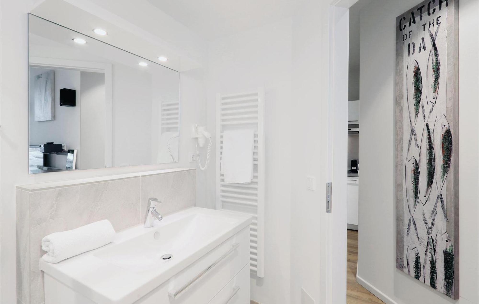 Amazing Apartment In Luebeck Travemuende With Wifi Eksteriør bilde